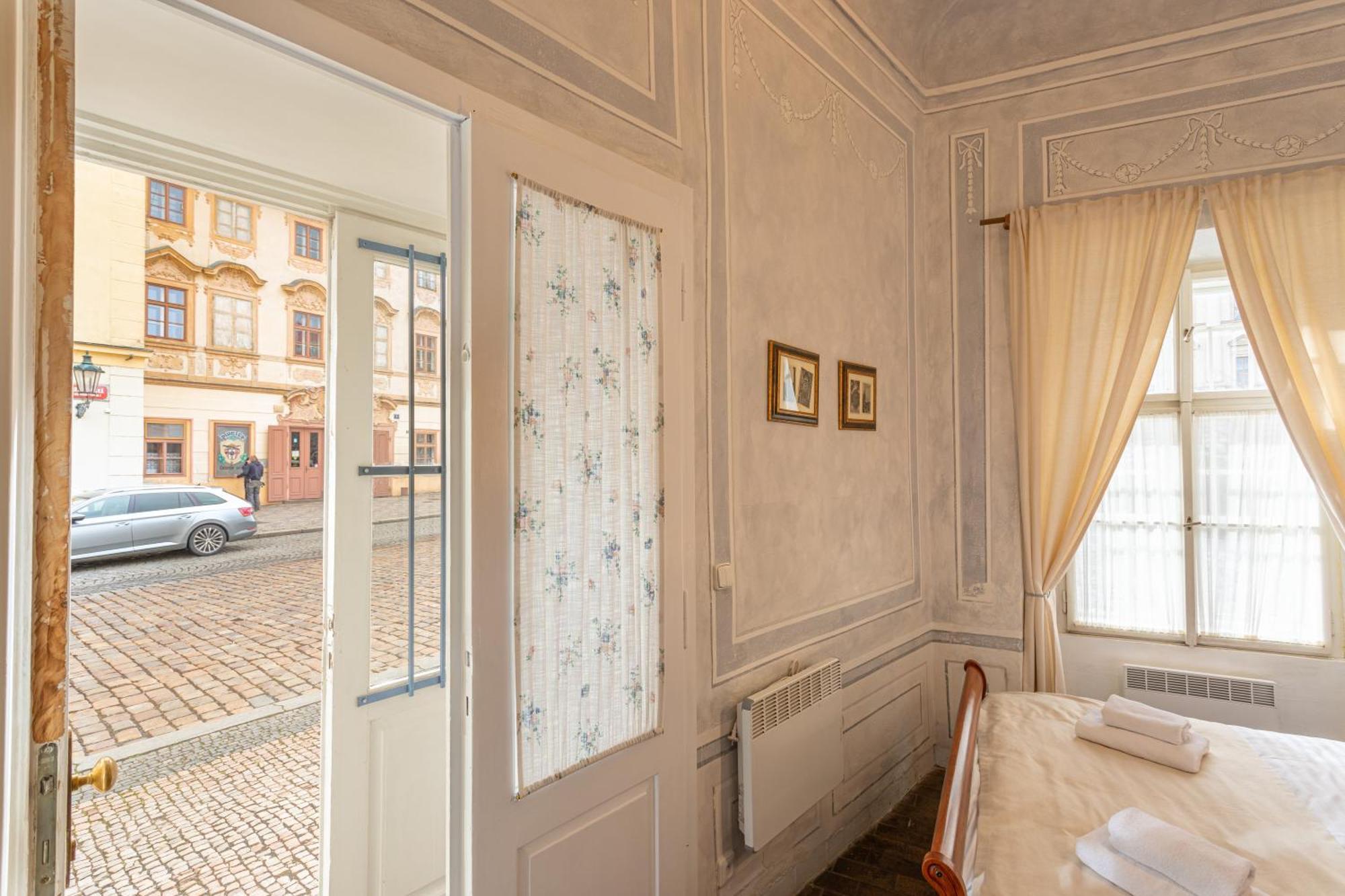 Loreta Praag