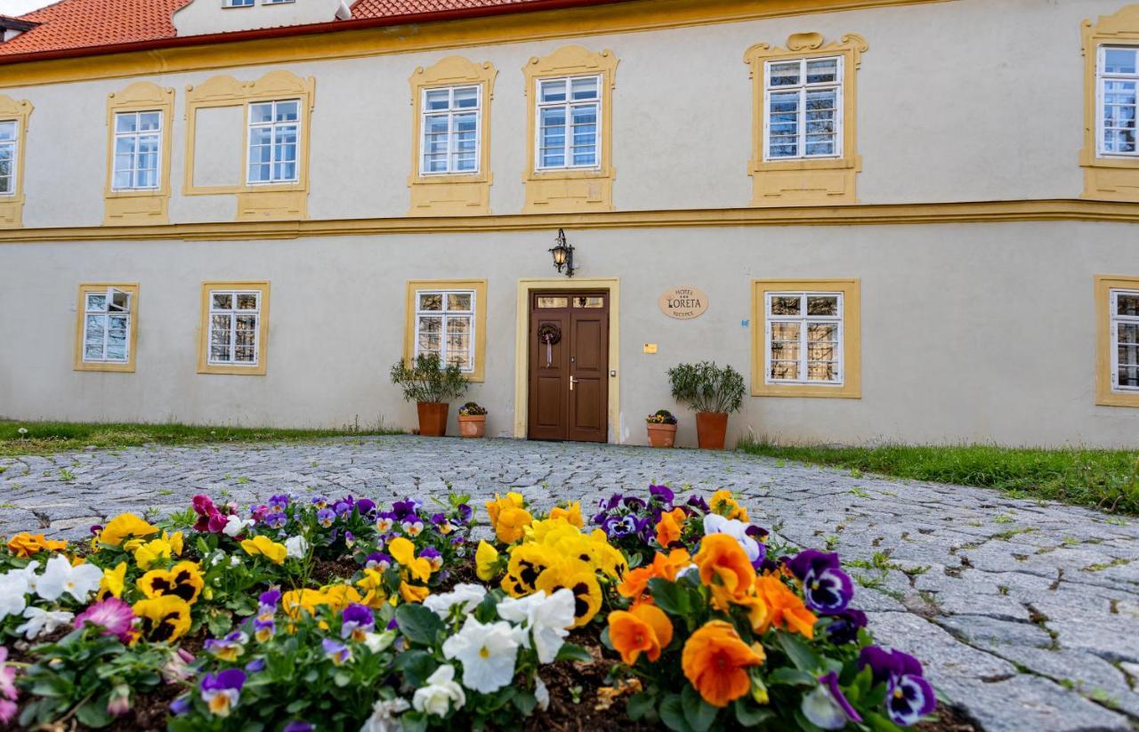 Loreta Praag