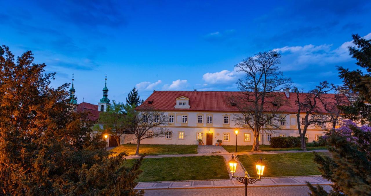Loreta Praag